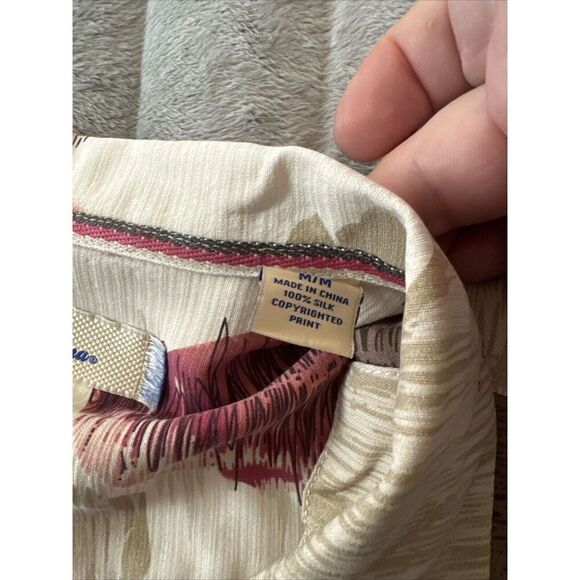 Tommy Bahama Men's M Beige Silk Hawaiian Floral Button-Up Shirt Short Sleeve - Picture 4 of 6